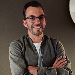 Logo Mikel Van Der Vegt